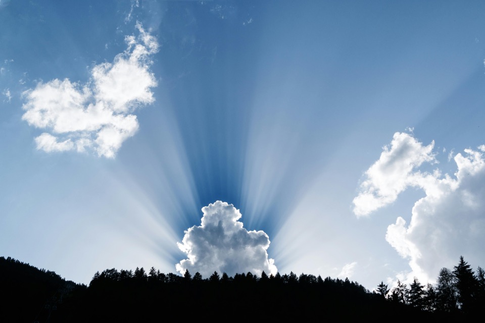 serenity cloud sunburst